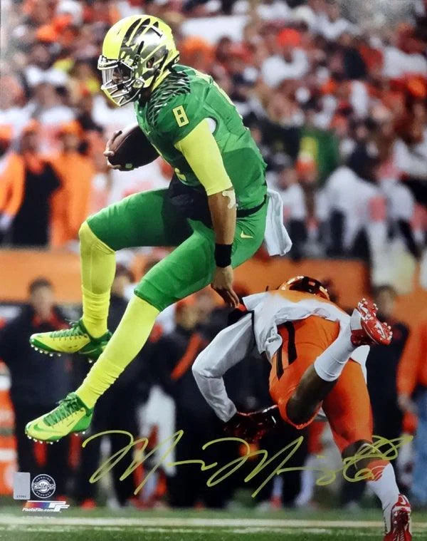 Cooling Football Helmet-Marcus Mariota Autographed 16x20 Photo Oregon Ducks MM Holo Stock #89222