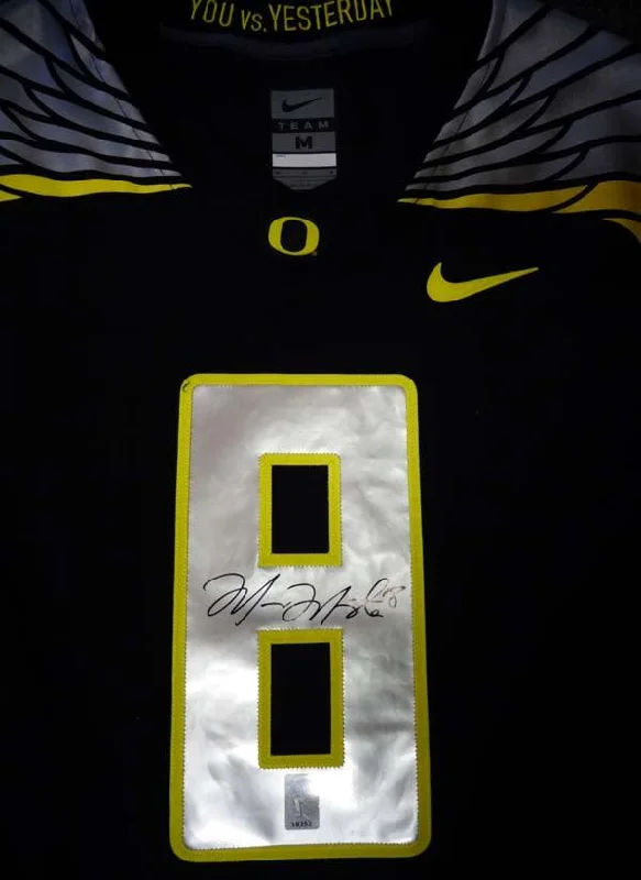 Minimalist Football Helmet-Oregon Ducks Marcus Mariota Autographed Black Nike Jersey Size M MM Holo Stock #89864