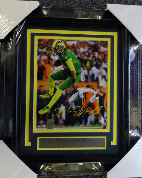 Glow in the Dark Football Helmet-Marcus Mariota Autographed Framed 8x10 Photo Oregon Ducks MM Holo Stock #90480