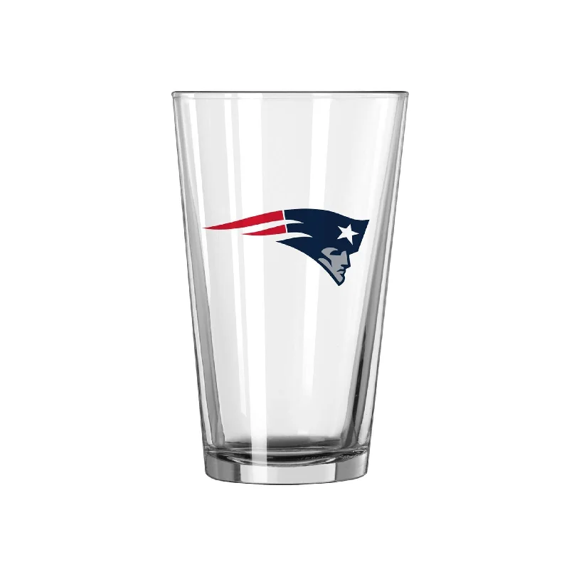 White Team Mug-New England Patriots 16oz Logo Pint Glass