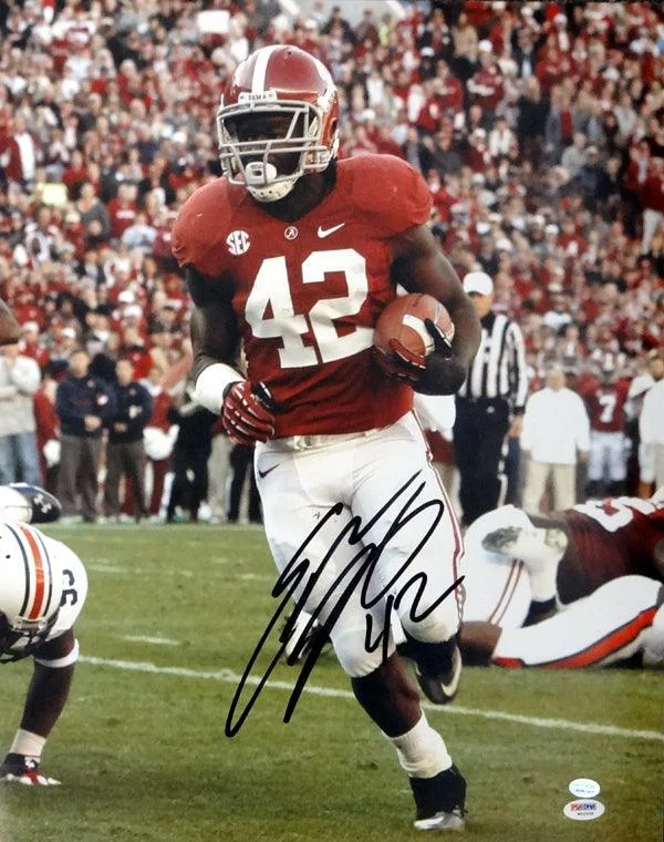 White Football Helmet-Eddie Lacy Autographed 16x20 Photo Alabama Crimson Tide PSA/DNA Stock #77727