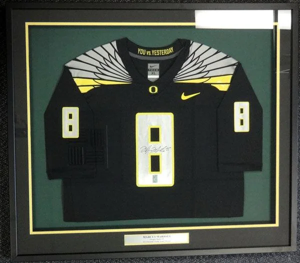 Smart Football Helmet-Oregon Ducks Marcus Mariota Autographed Framed Black Nike Jersey MM Holo Stock #89824