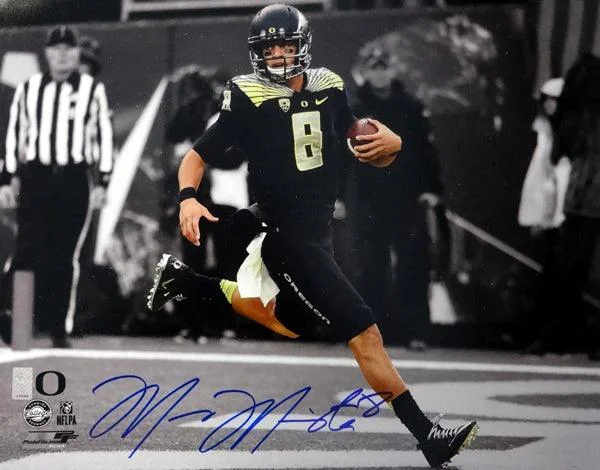 Clear Visor Football Helmet-Marcus Mariota Autographed 16x20 Photo Oregon Ducks MM Holo Stock #89243