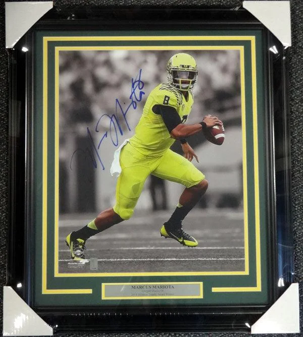 Performance Football Helmet-Marcus Mariota Autographed Framed 16x20 Photo Oregon Ducks MM Holo Stock #89809